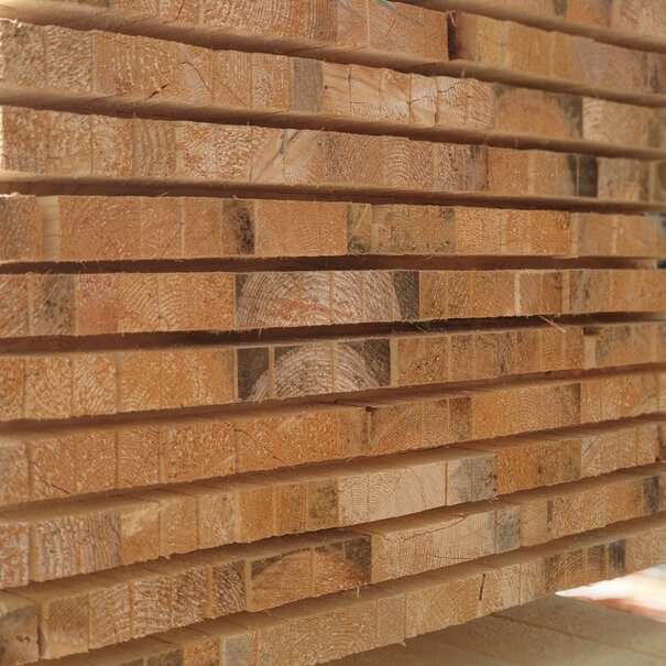 Strešné laty, drevo na strechu, strechy KOFUS